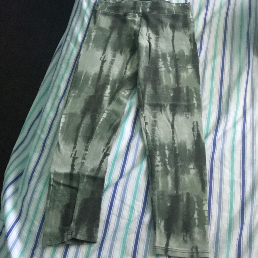 I am selling capris.